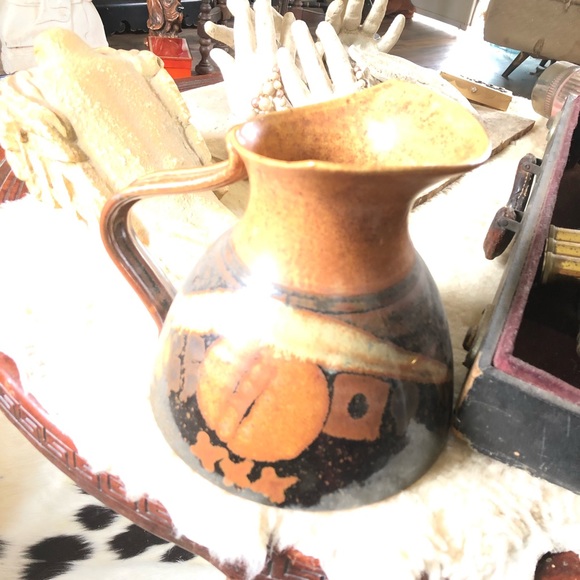 S.W. Abstract pitcher - Picture 2 of 4